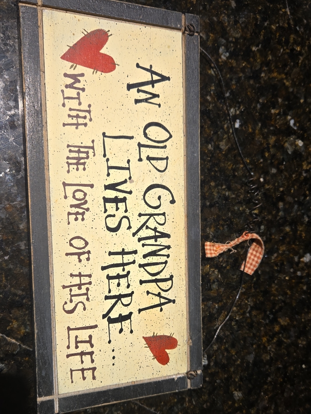 Rustic 'An Old Grandpa Lives Here' Wall Sign - Red/Black